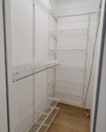 Белая угловая гардеробная, ~1,8×1,5 м, фото 1