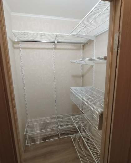 Белая угловая гардеробная, ~1,5×1,5 м, фото 1