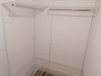 Белая угловая гардеробная, ~1,8×1,2 м, фото 2