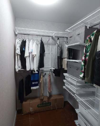 Белая угловая гардеробная, ~1,7×2,2 м, фото 1