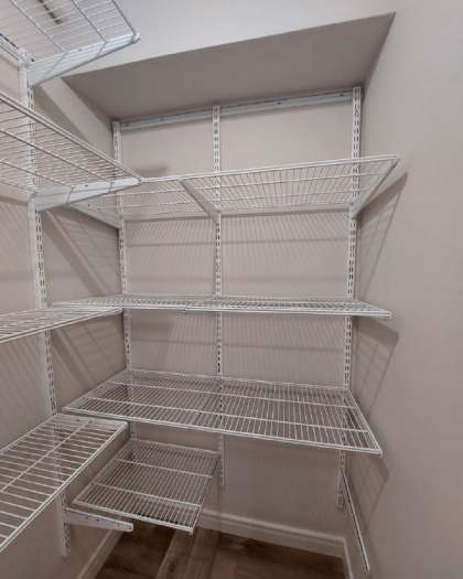 Белая угловая гардеробная, ~1,4×1,8 м, фото 2