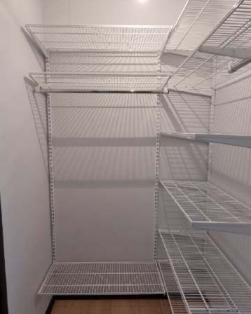 Белая угловая гардеробная, ~1,2×1,9 м, фото 1