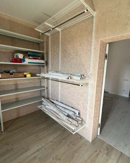 Белая угловая гардеробная, ~2,1×1,7 м, фото 1