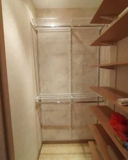 Белая угловая гардеробная с деревом, ~1,5×1,5 м, фото 2