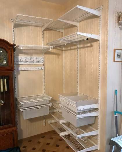 Белая угловая гардеробная с полками для обуви, ~1,2×1,5 м, фото 1