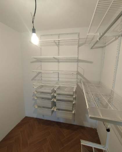 Белая угловая гардеробная с полками для обуви, ~1,8×2,5 м, фото 2