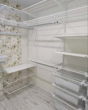 Белая угловая гардеробная с полками для обуви, фото 1