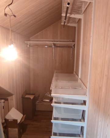 Белая угловая гардеробная с выдвижными корзинами, ~2×2,4 м, фото 2