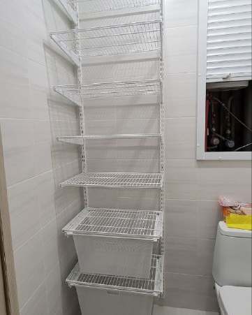 Белая угловая гардеробная с выдвижными корзинами, ~2,4×2,2 м, фото 3
