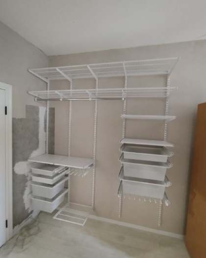 Белая угловая гардеробная с зеркалом, ~2,8×2,7 м, фото 4