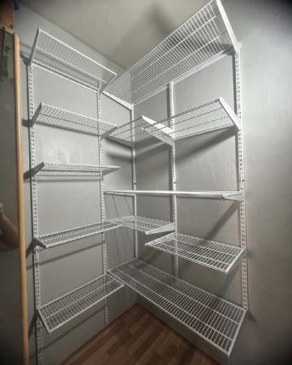 Белая угловая кладовка, ~1,8×1,5 м, фото 1