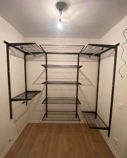 Чёрная П-образная гардеробная, ~1,9×2 м, фото 1