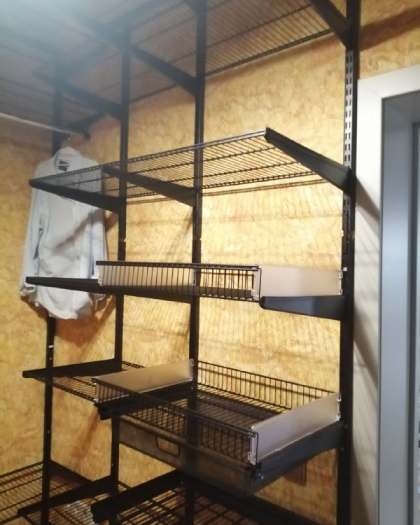 Чёрная П-образная гардеробная с брючницей, ~2,7×2 м, фото 3