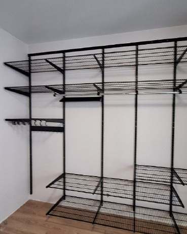 Чёрная прямая гардеробная, ~3,1×2,2 м, фото 2