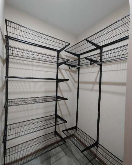 Чёрная угловая гардеробная, ~1,2×1,5 м, фото 1
