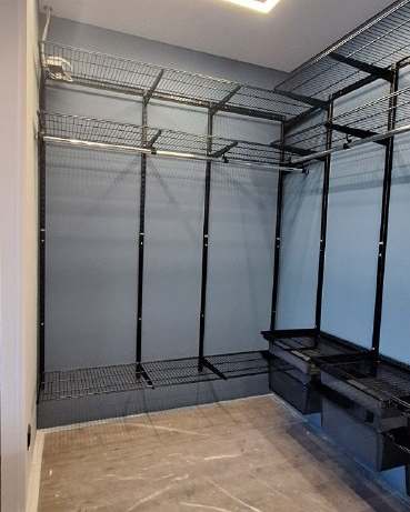 Чёрная угловая гардеробная, ~2,4×1,8 м, фото 2