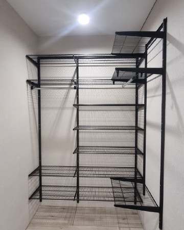 Чёрная угловая гардеробная, ~1,8×2,5 м, фото 1