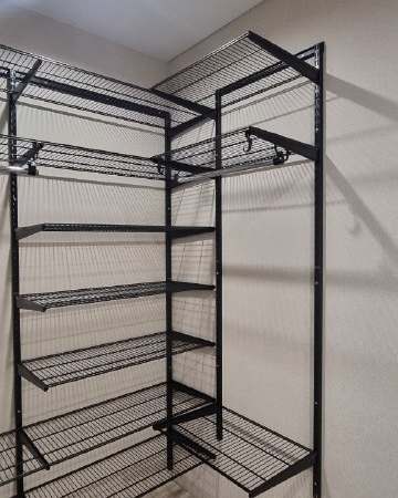 Чёрная угловая гардеробная, ~1,8×2,5 м, фото 2