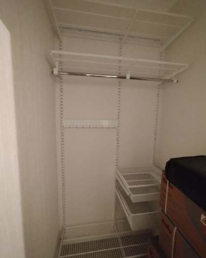 Чёрная угловая гардеробная с брючницей, ~2,4×1,8 м, фото 2