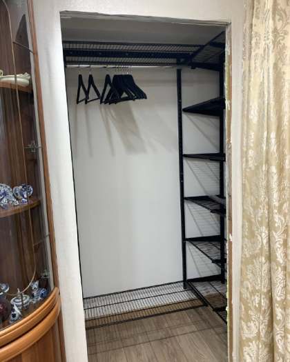 Чёрная угловая кладовка, фото 1