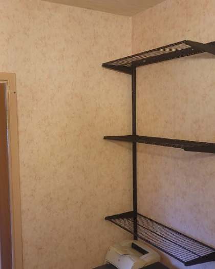 Чёрная угловая постирочная, ~1,2×1,5 м, фото 1