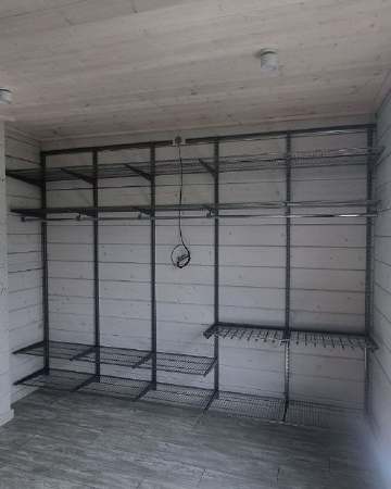 Серая П-образная гардеробная с выдвижными корзинами, ~3×3 м, фото 3